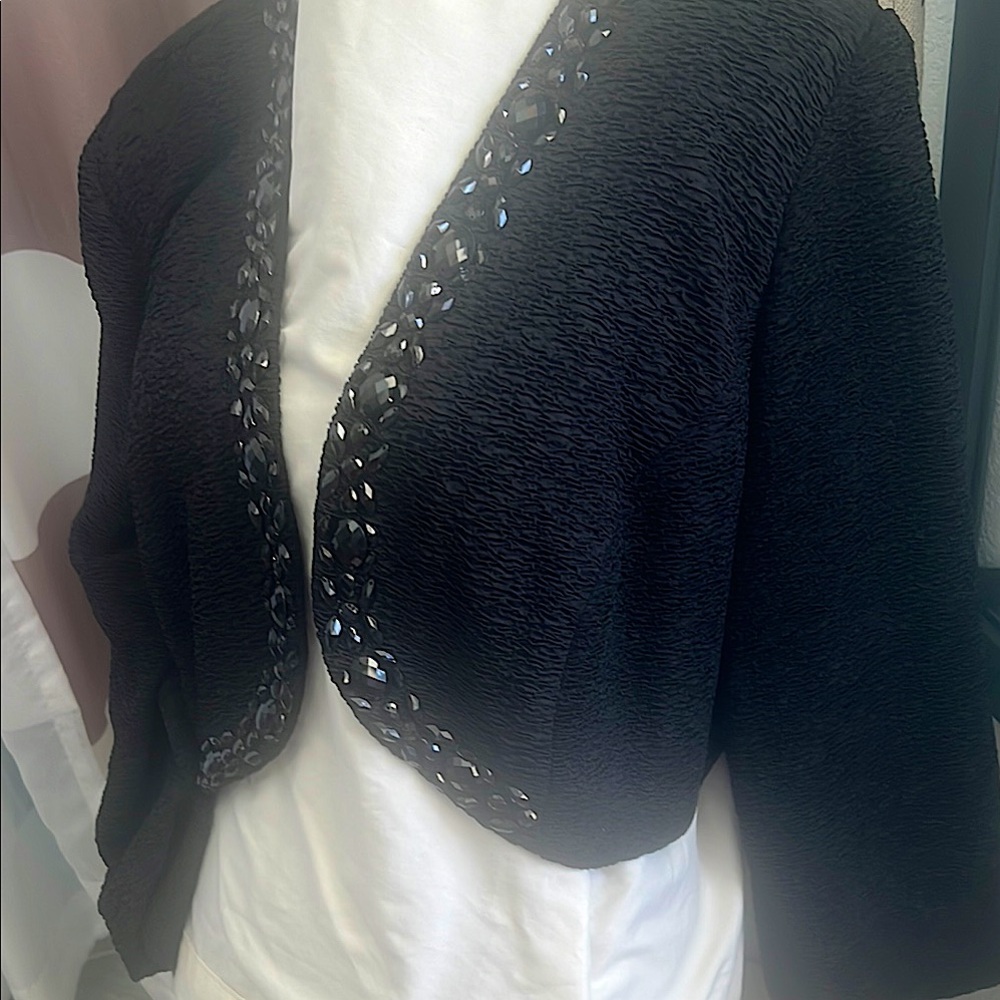 Short bolero style elegant jacket 18w. Jessica Howard